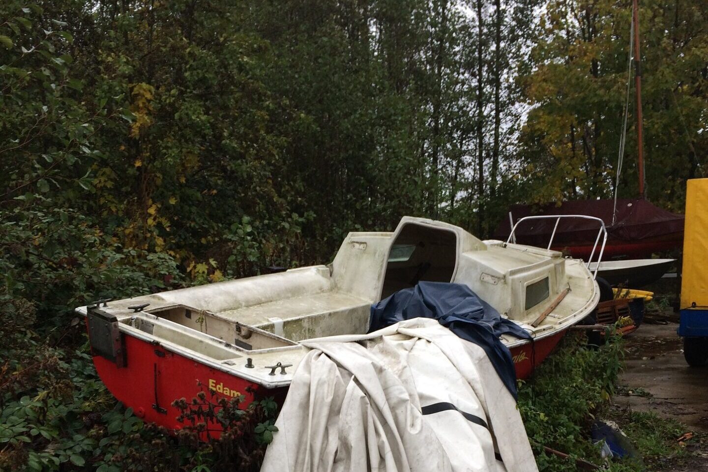 boat-removal Garage with unwanted household items