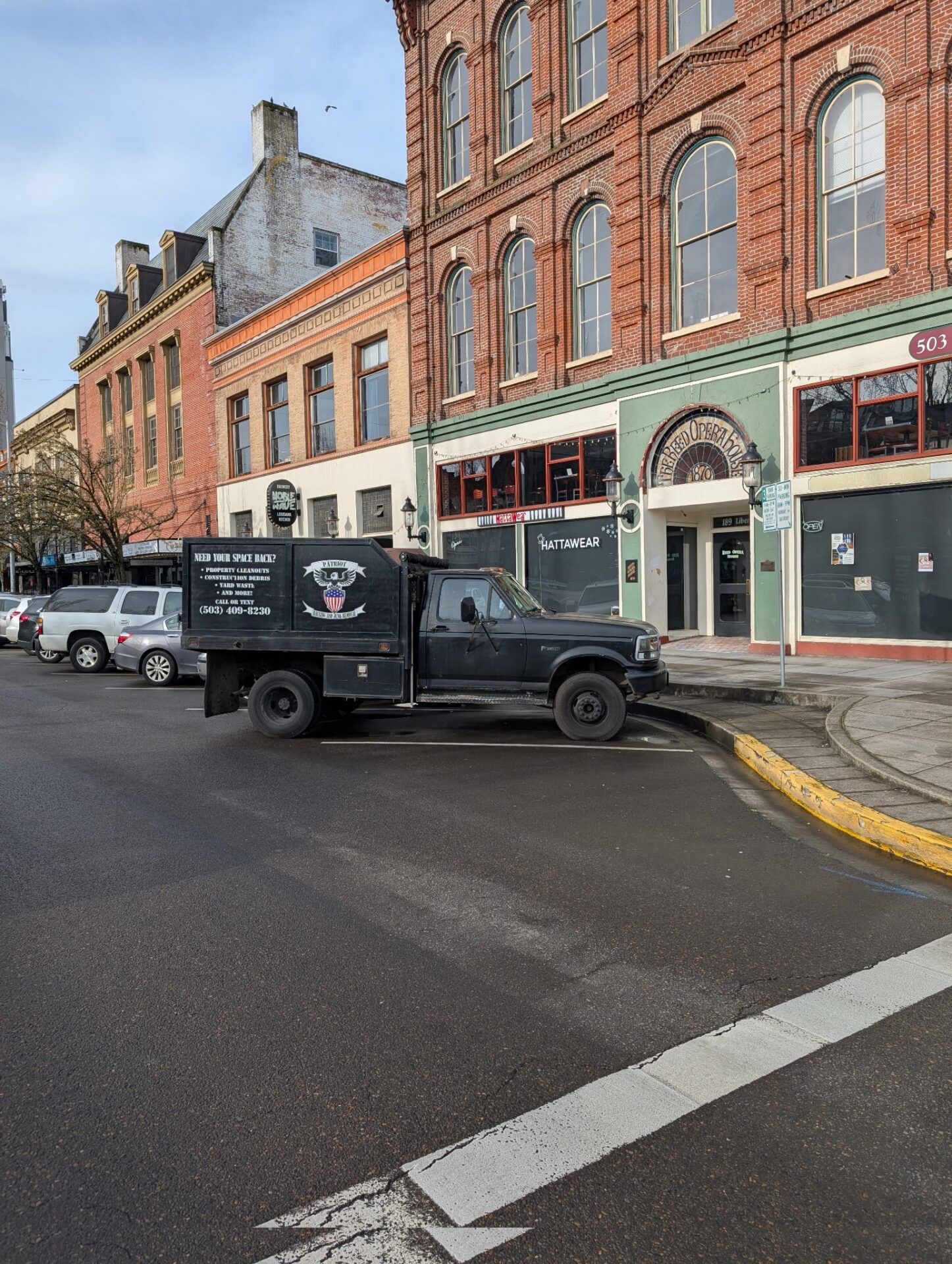 Patriot Hauling - Salem Landmark 1 Patriot Hauling Downtown Salem, Oregon